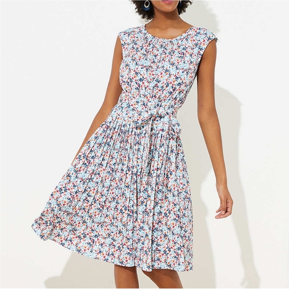 NWOT Loft Modest Pleated Floral Flare Dress size M